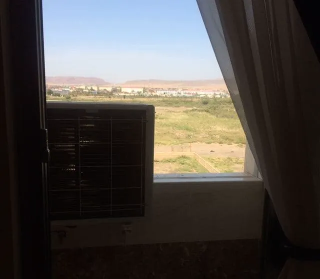 نمای دشت از پنجره هتل گیلبرتون