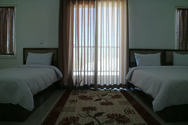 اتاق دو تخته هتل ستاره با پنجره قدی