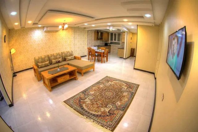 پذیرایی و آشپزخانه اقامتگاه بارمانی
