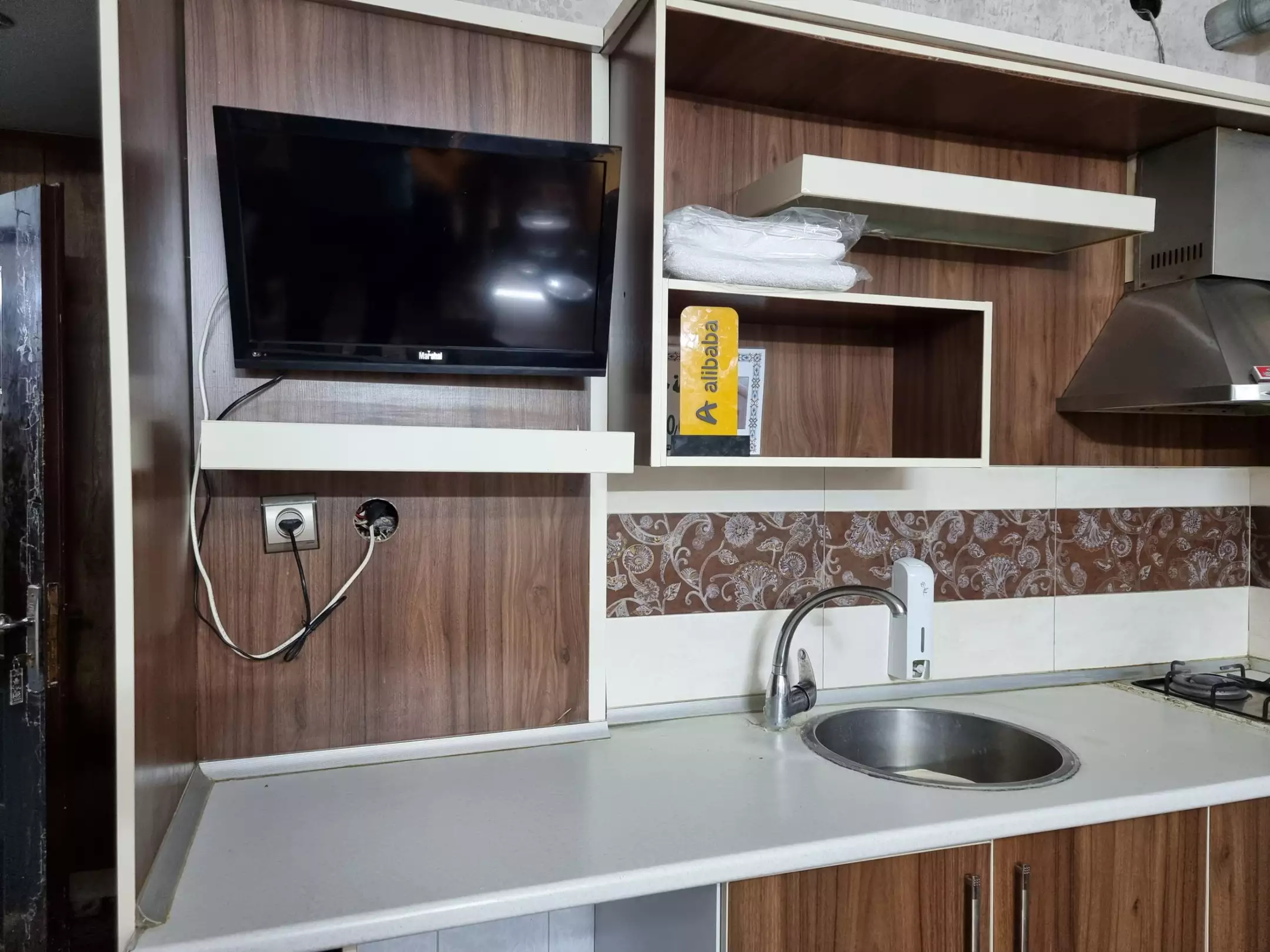 سینک و کابینتهای آشپزخانه هتل فردوس