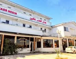 نمای بیرونی هتل قصر نگین