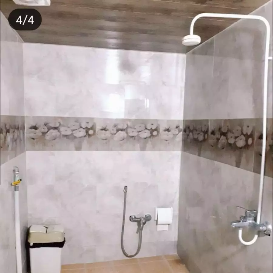 دوش و سرویس بهداشتی کاشیکاریشده قصر نگین